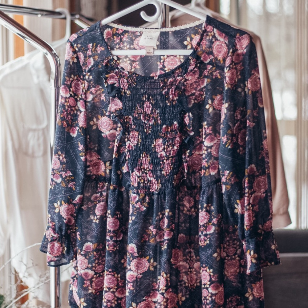Sheer & flowy navy/pink/maroon/gold peasant top